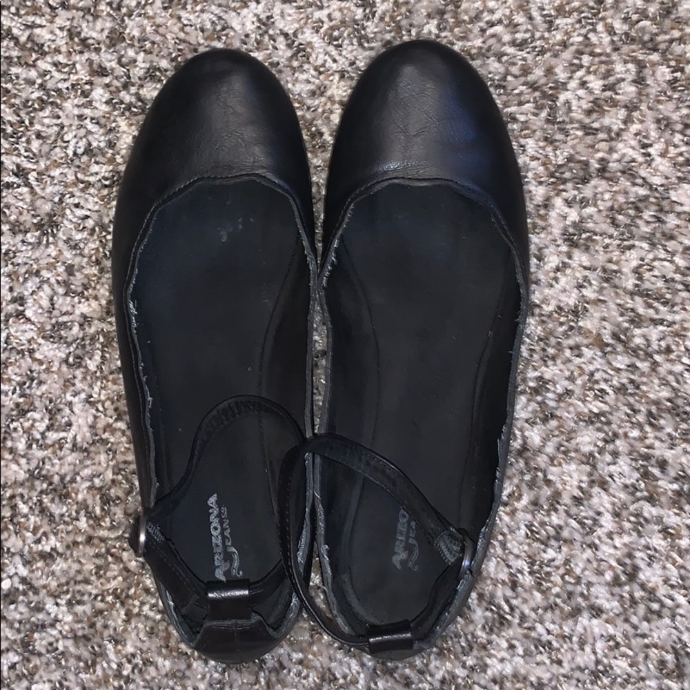 [ARIZONA JEAN CO.] Black Flats
